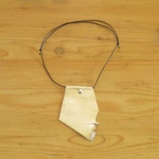 Collier en cuir doré